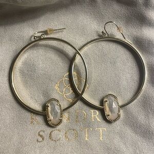 Kendra Scott Elora Earrings in Gold and Ivory